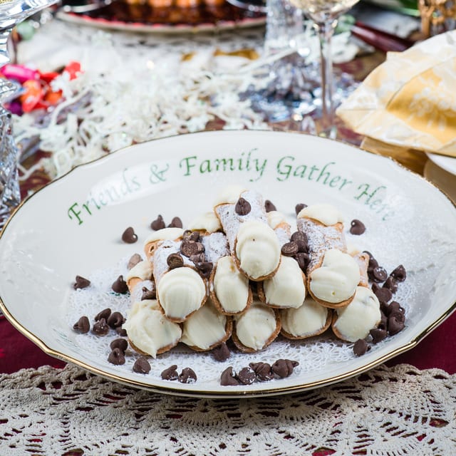 Cannoli.
